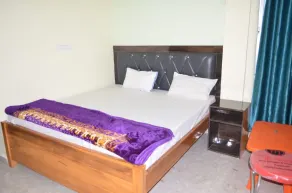 Hotel AV Priya - Room