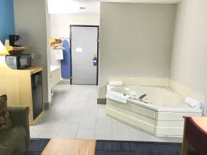 Baymont by Wyndham Marinette - Chambre