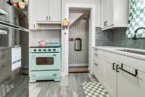 Families Welcome! Colorful Berkley Home w/ Yard - Interiör