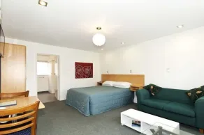 Gothic Heights Motel - Zimmer