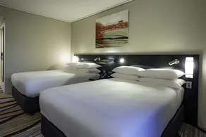 Hilton Cairns - Room