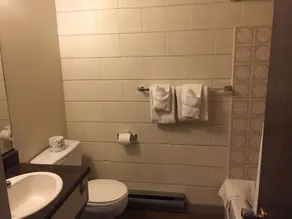 Armstrong Inn - Bathroom