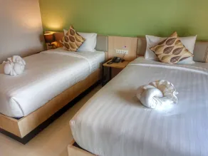 Louis' Runway View Hotel - SHA Extra Plus - Chambre