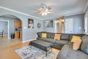 < 4 Mi to Dtwn Greensboro: Renovated Home w/ Yard! - Innenbereich