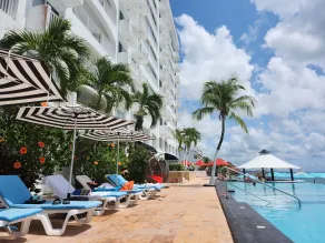 Coral Princess Hotel & Dive Resort - Piscine