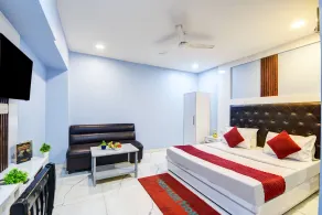 Hotel Heritage Home - 3 Mins Walk from Metro and 5 Mins from Rail Station - Room