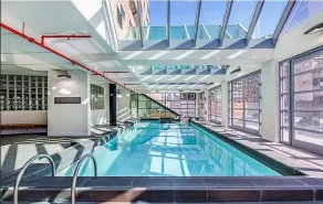 Anchor On Paramount - Piscina