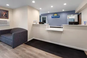 Days Inn by Wyndham Mackinaw City - Bridgeview Area - Hall