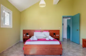 Socrates Apartments - Camera