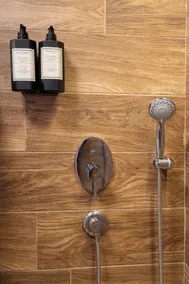 La Brisa Hotel - Bathroom