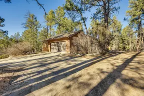 5 Mi to Castlewood Canyon: 'grandma's House' - Interior
