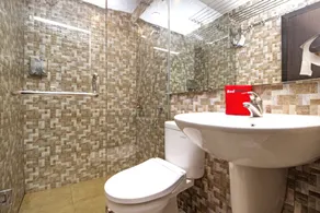 RedDoorz near Trans Studio Mall 2 - Badezimmer