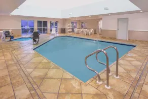 Super 8 by Wyndham Madison South - Piscine
