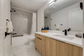 Luxe Elite Escape 8 bdrm near Lake - Bad