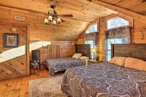 Cabane Bryson City avec bain à remous privé et salle de jeux - Intérieur