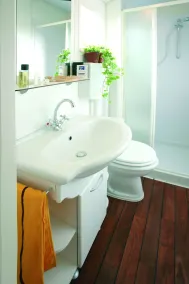 Mobil home avec barbecue et jardin - Salle de bain