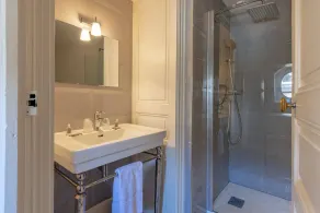 La Villa Beaupeyrat - Appart Hôtel de Charme dans bâtisse de caractère à 400m du coeur de ville de Limoges - Accès autonome - Room