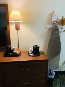 AmericInn by Wyndham Kewanee - Værelse