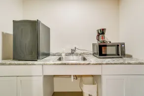 5 Mi to Pine Knob: Pet-Friendly Studio Retreat - Interiør