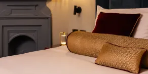 The Royal Bell - Camera