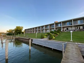 Fleetwood Inn Suites - Pool