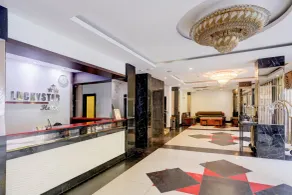 Townhouse Oak Batam near Grand Batam Mall formerly Lucky Star Hotel - Reception