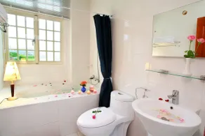 Riverside B&B - Bathroom
