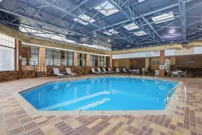 Fairfield by Marriott Inn & Suites Mount Pleasant, WI - Piscine