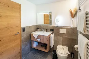Studio adapté aux familles avec barbecue, terrasse et jardin - Salle de bain