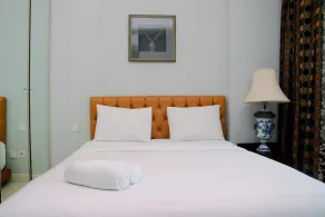 Modern and Luxurious 2BR Essence Dharmawangsa Apartment By Travelio - Værelse