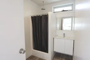 Sea Vu Caravan Park - Bathroom
