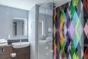 Village Hotel Chester St David's - Baño