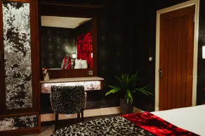 The Hideout House - Room