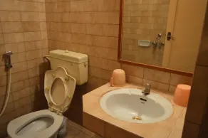 Padmam Hotel - Bathroom