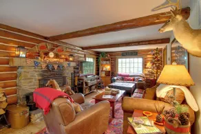 Award-Winning Log Cabin, Top 5 in New England! - Innvendig