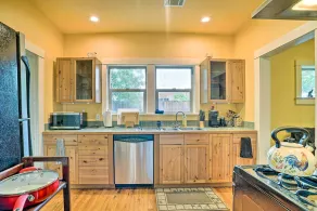 Cozy Las Cruces Gem: Fire Pit, Patio & Views! - Intérieur