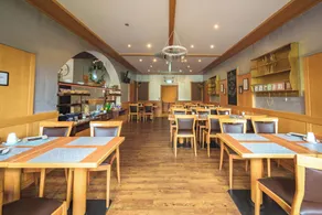 ROJ Rooms & Suites - Restaurant