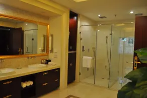 Ramada Plaza Shenyang City Center - Bathroom