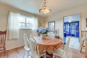 Rural Group Getaway w/ Creek Access in Berryville! - Innenbereich