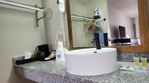 Days Inn by Wyndham Frankfort - Salle de bain