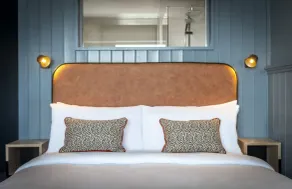 Shoreline Hotel - Room