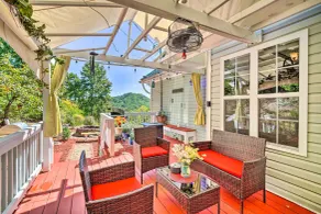 Eclectic Ranger Home w/ Mtn Views + Hot Tub! - Interiør