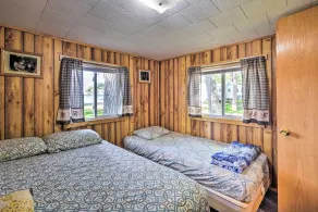 Stone Lake Cabin: Grill & Access to Fishing! - Interiør