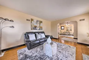 St Louis Vacation Rental 4 Mi to Airport! - Interiör