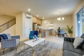 Newly Built PNW Home: 1 Mi to WSU & Med Center - Intérieur