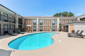 Quality Inn Commerce at I-85 - Piscine