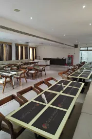 Hotel Grand Leela Krishna  - Restaurante