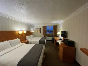 The Glenmore Inn & Convention Centre - Room
