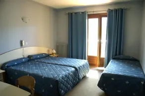 Hotel Cyrnea - Room