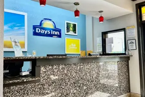 Days Inn by Wyndham Charlotte Northlake - Lobby